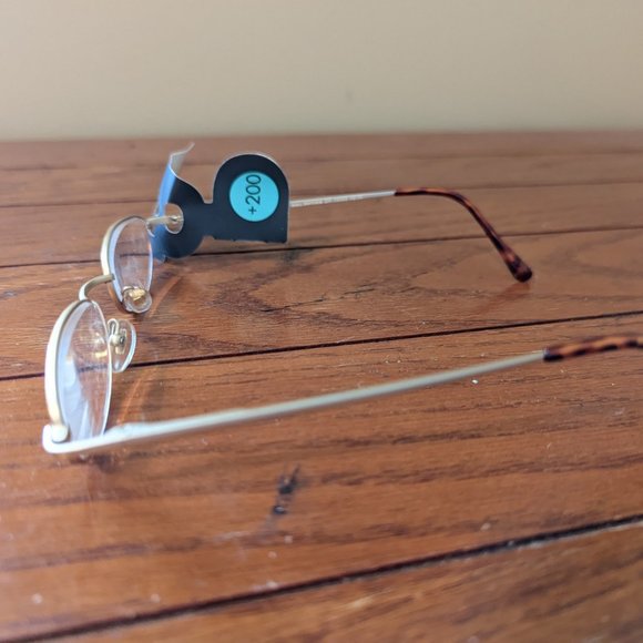 Personal Optics Burgundy Ladies Delicate Oval Reading Glasses Magnifier +200 NWT - Picture 3 of 5